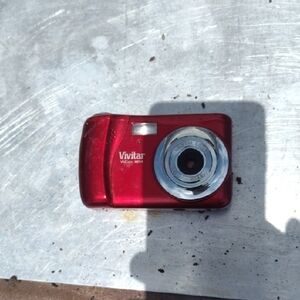 Red Vivitar Vivi Cam X-014 Digital Camera